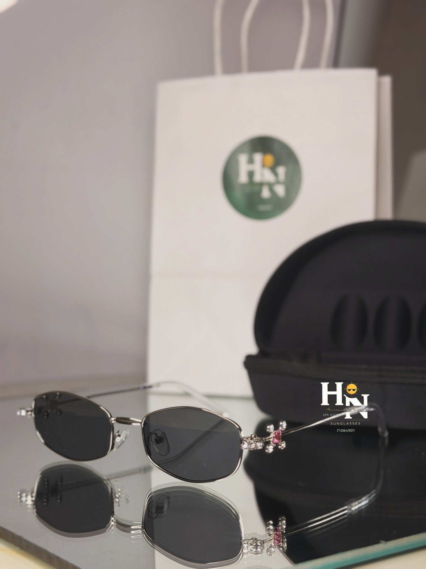 Women trendy sunglasses