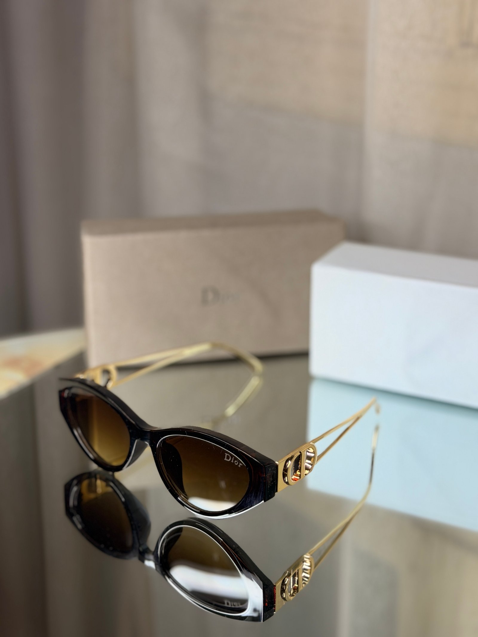 Dior trendy sunglasses
